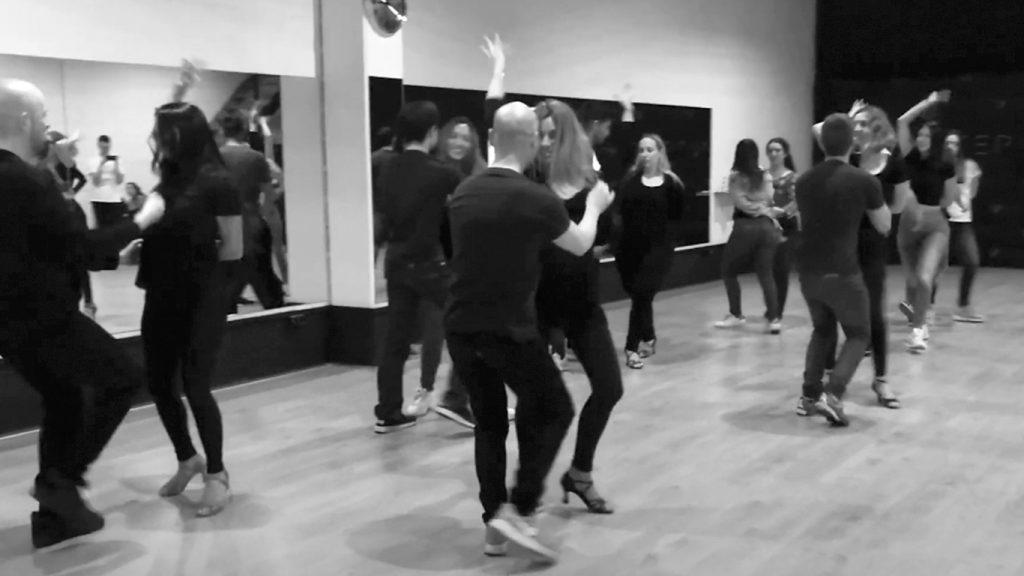 classes de ball per adults